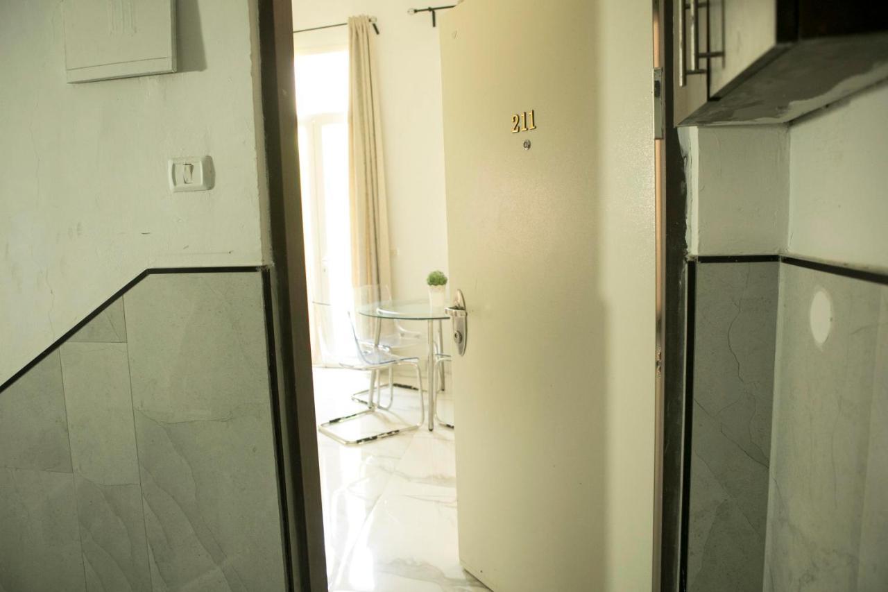 Bauhaus Stylish Apartments - By Bookiz Tel Aviv-Jaffa Exterior foto